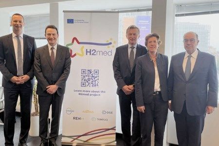 France's NaTran and Teréga and Spain's Enagás launch hydrogen pipeline joint venture for H2med project